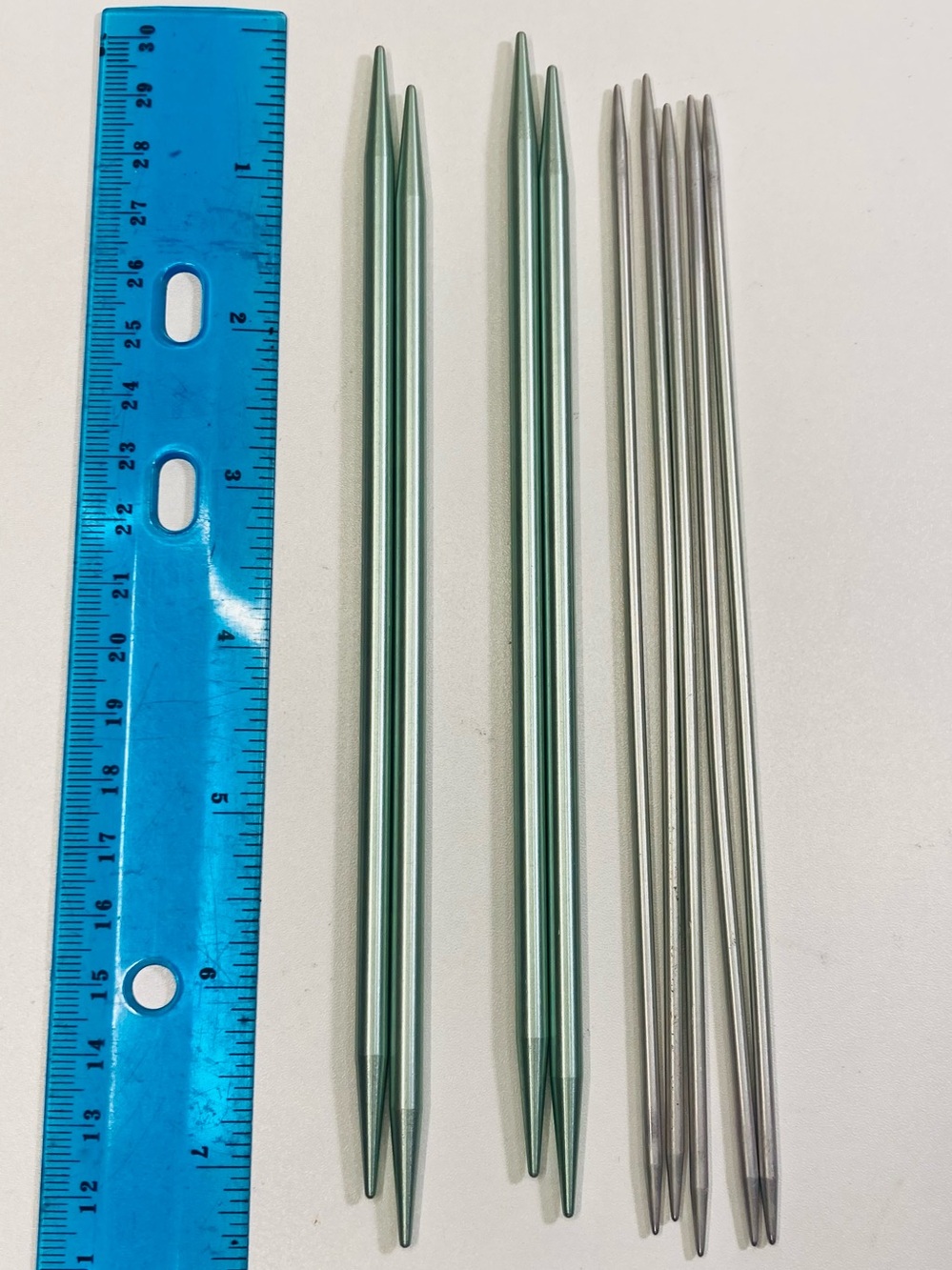 Set of 8 Double-Pointed Knitting Needles Set - Green and Silver